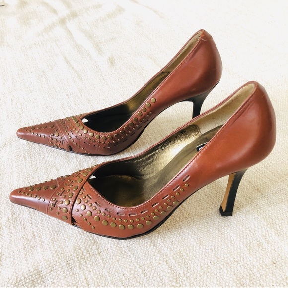 Costa Blanca Studded Leather pointed toe Heels - Picture 4 of 6